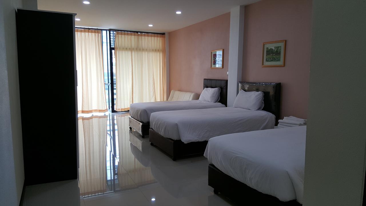 Charoensuk Grand Hotel Kabin Buri Buitenkant foto
