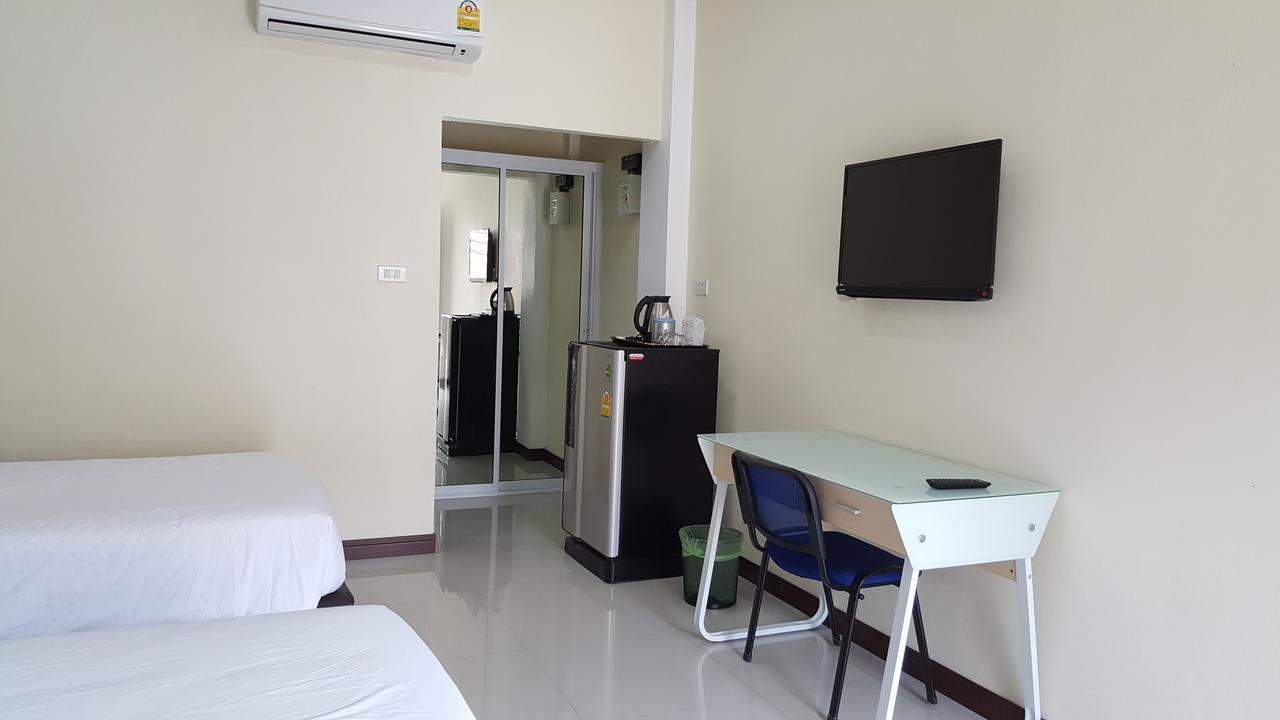 Charoensuk Grand Hotel Kabin Buri Buitenkant foto