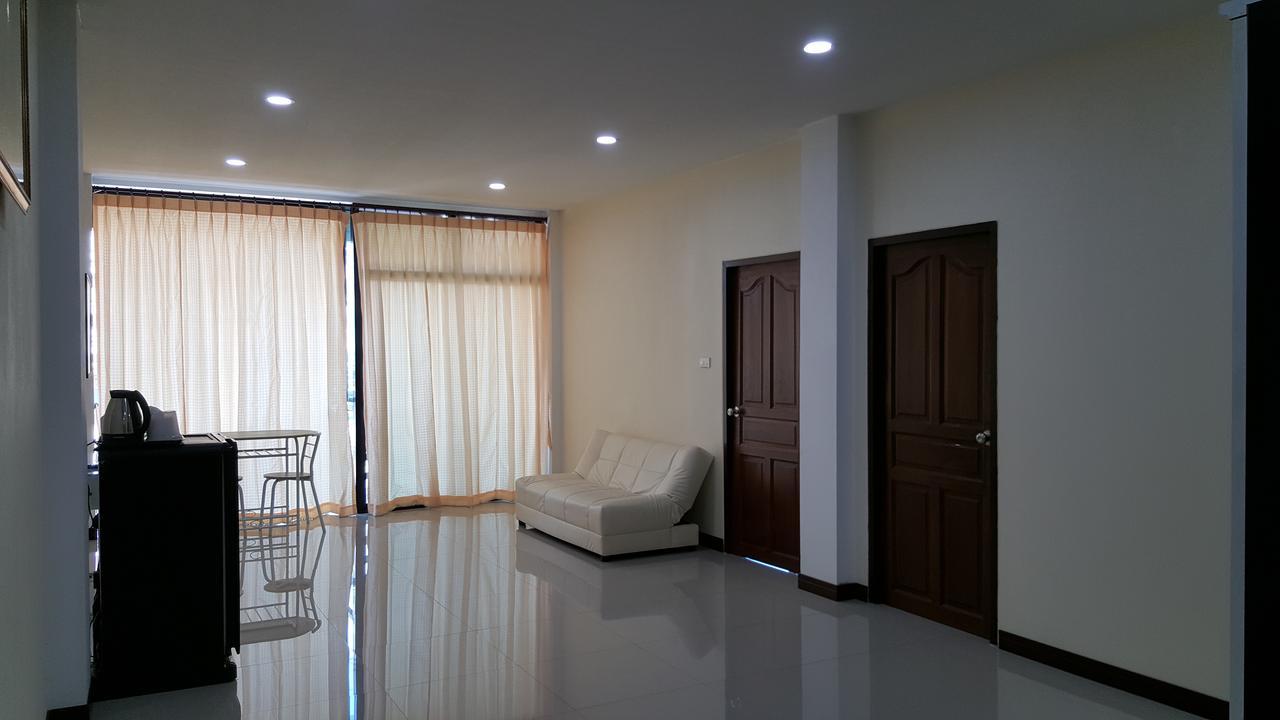 Charoensuk Grand Hotel Kabin Buri Buitenkant foto