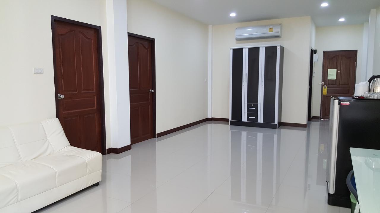 Charoensuk Grand Hotel Kabin Buri Buitenkant foto