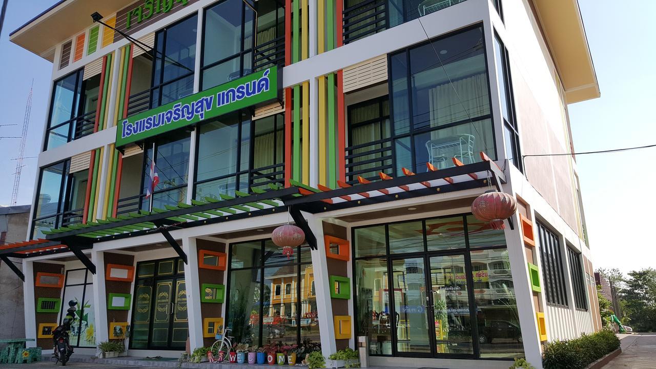 Charoensuk Grand Hotel Kabin Buri Buitenkant foto