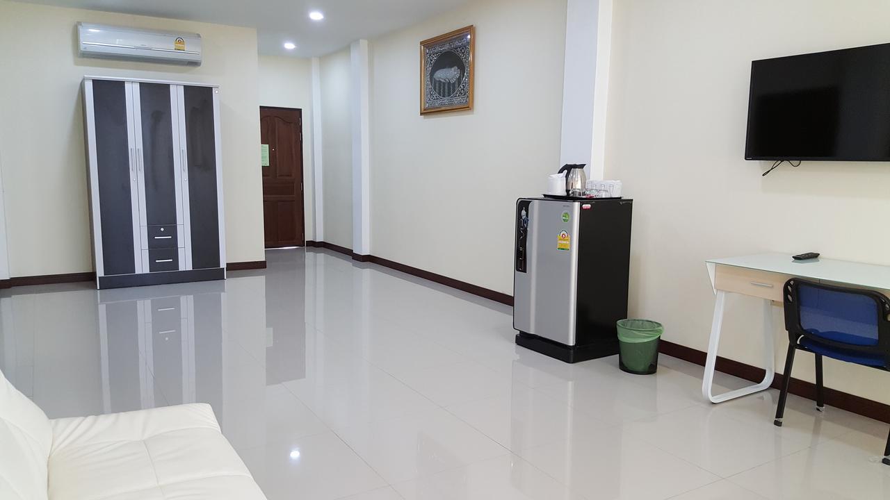 Charoensuk Grand Hotel Kabin Buri Buitenkant foto